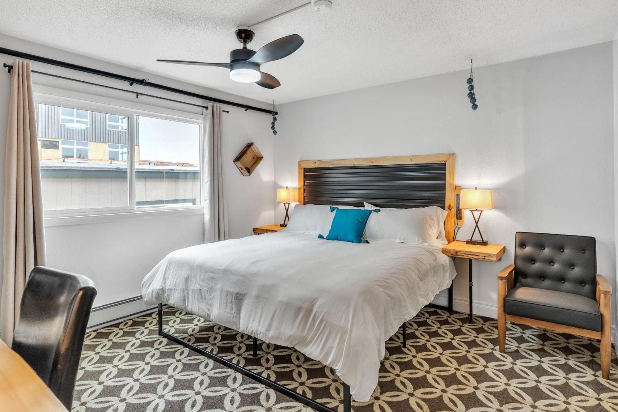 Highliner Hotel Anchorage Room photo